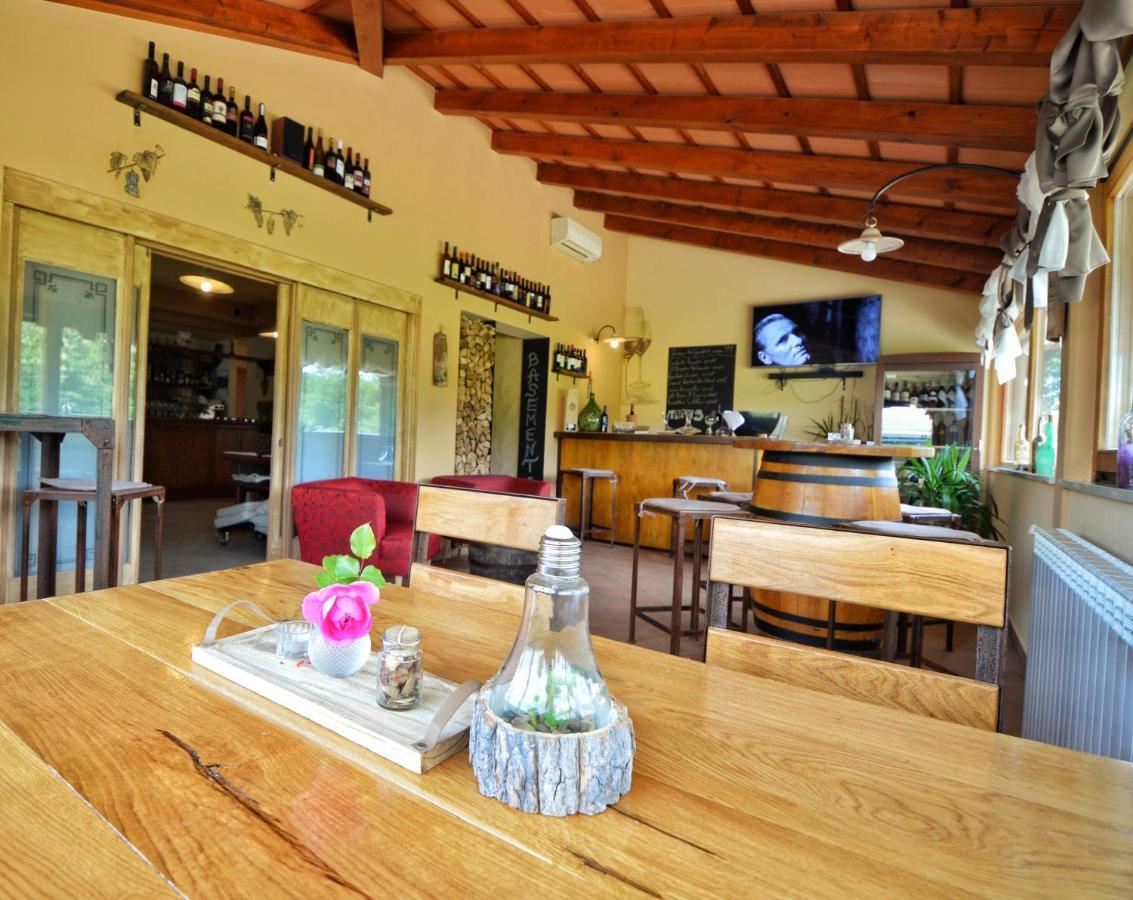 Hotel Tomazici Santalezi Bagian luar foto